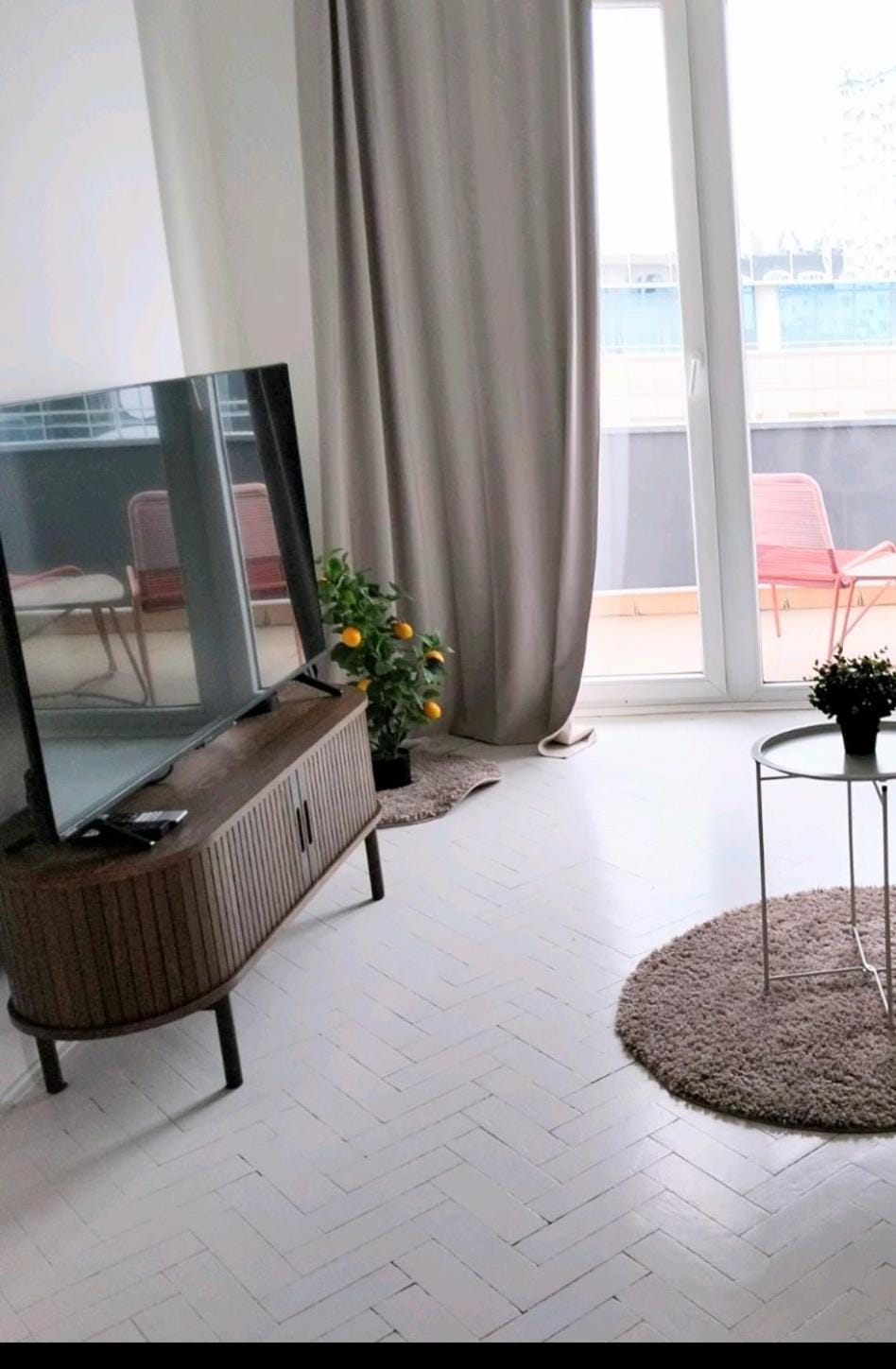 Royal Gardens Panorama Apartment by Cooee Apartment in Warsaw