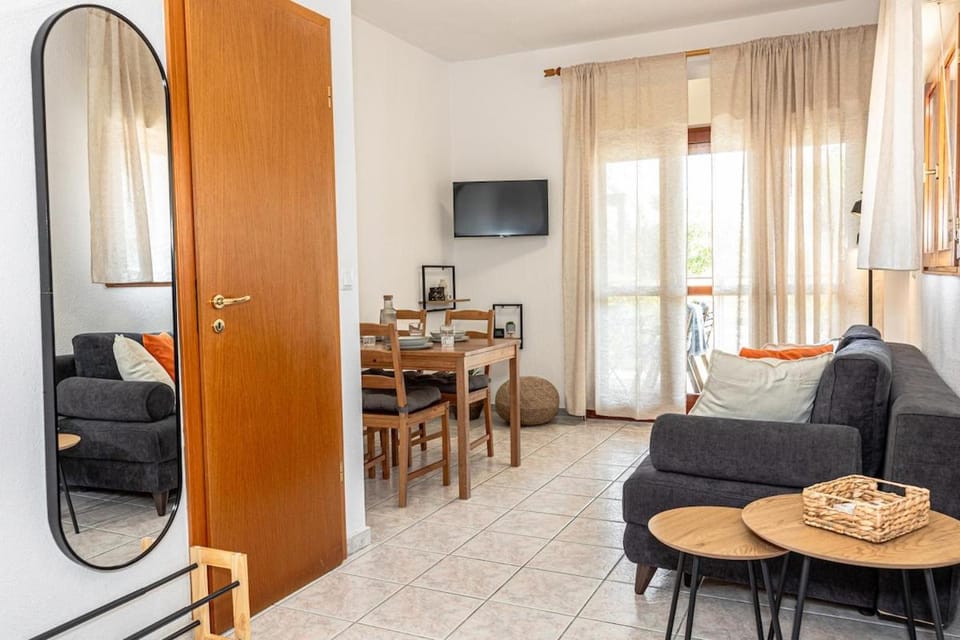 TV and multimedia, Living room, Seating area, Dining area, Evening entertainment