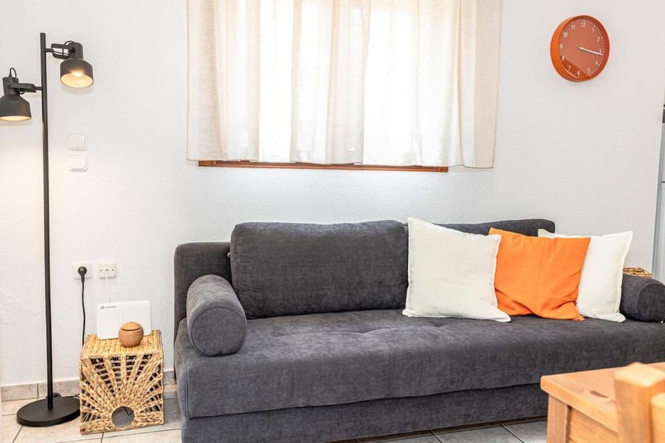 Living room, Seating area, Garden view, Garden view, heating, air conditioner