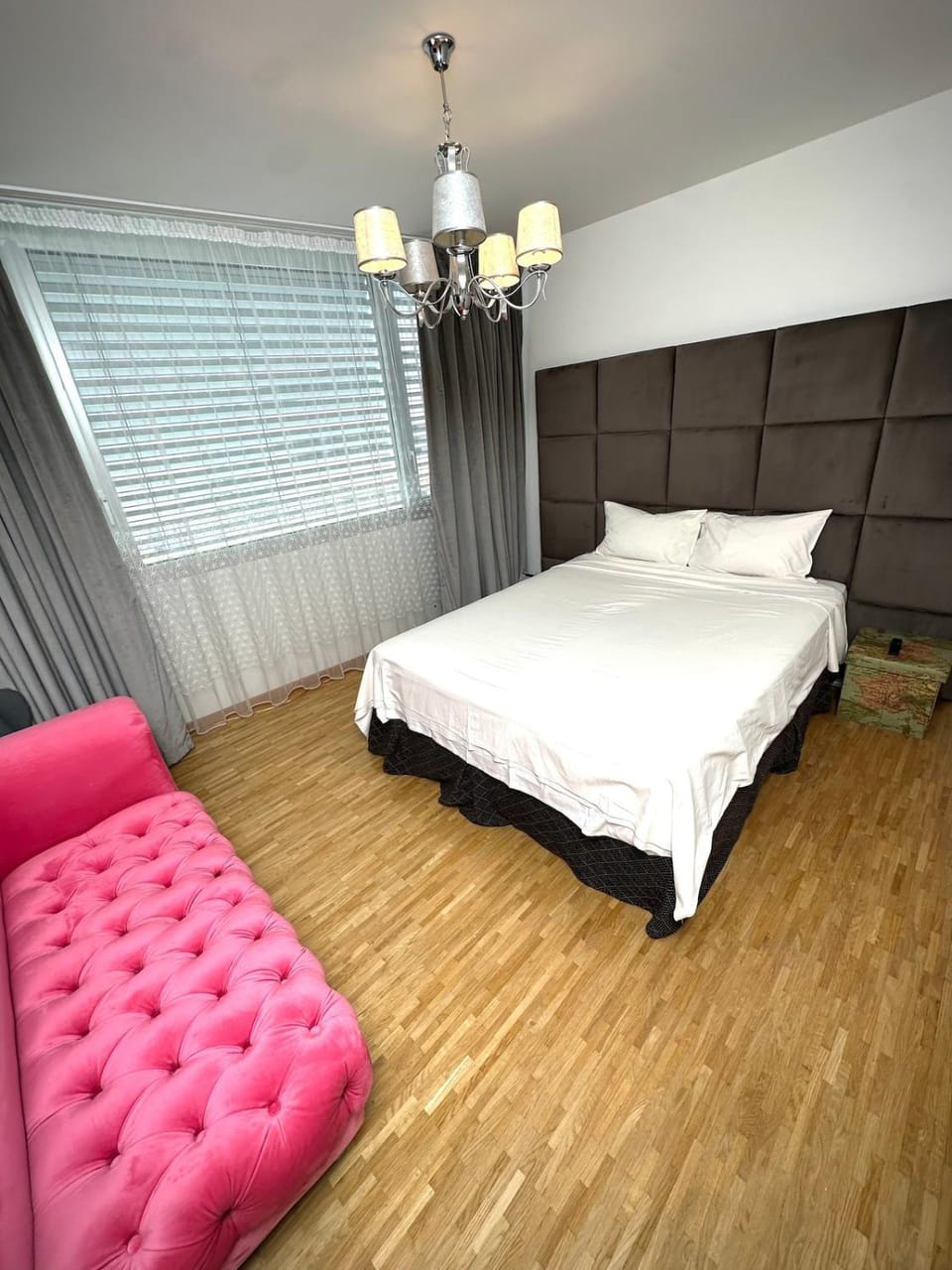 Chic & Stylish Apartment Geneva Apartment in Geneva