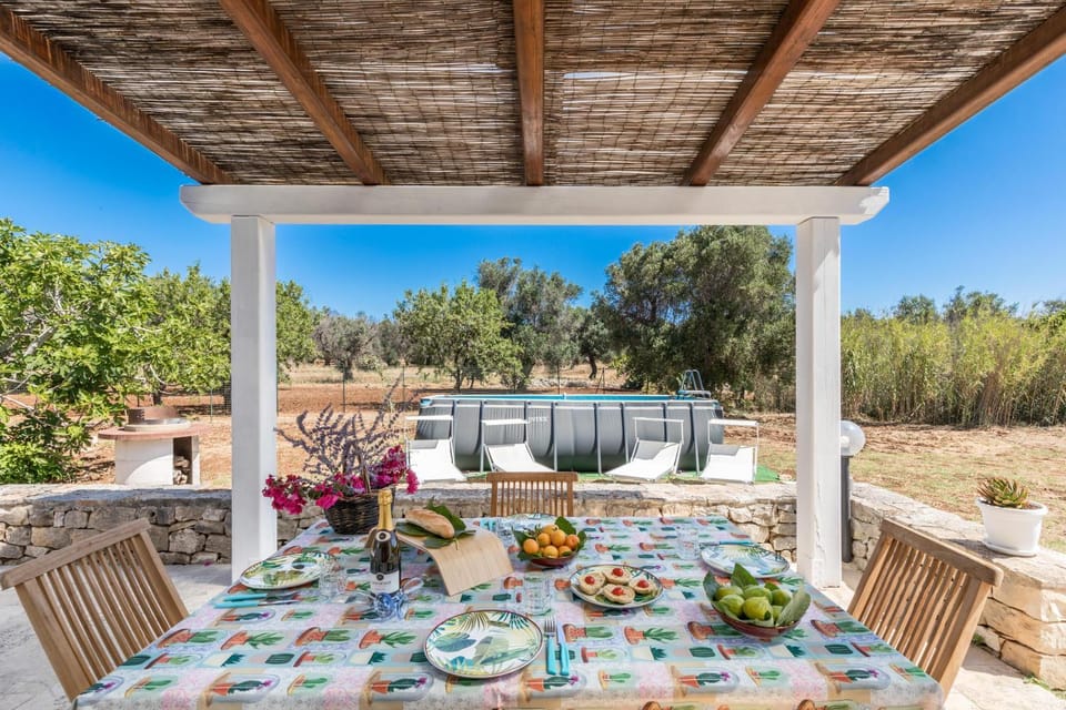 Patio, Dining area, Swimming pool, sunbed