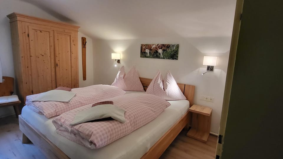 Bed, Photo of the whole room, Bedroom, towels, wardrobe