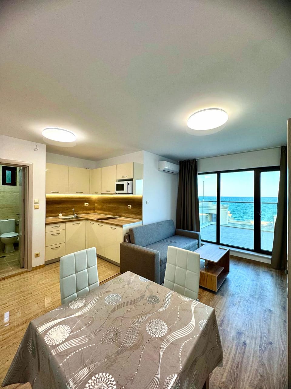 TV and multimedia, Kitchen or kitchenette, Living room