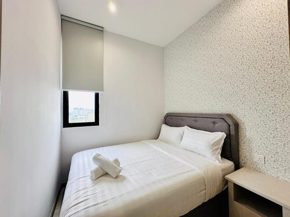 Premium Comfort Rooftop View bayan lepas airport 9pax Apartment in Bayan Lepas