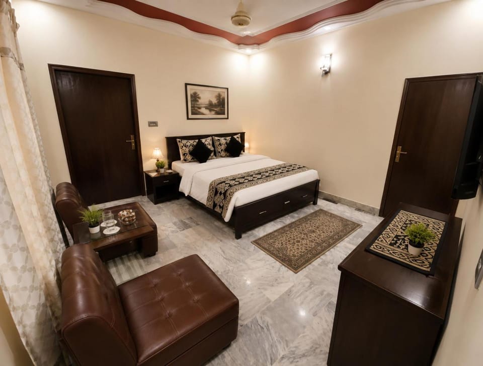 Galaxy Residency Family Guest House Bed and Breakfast in Karachi