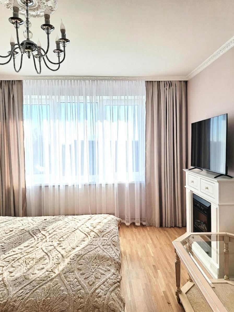 Bed, Photo of the whole room, Bedroom, fireplace