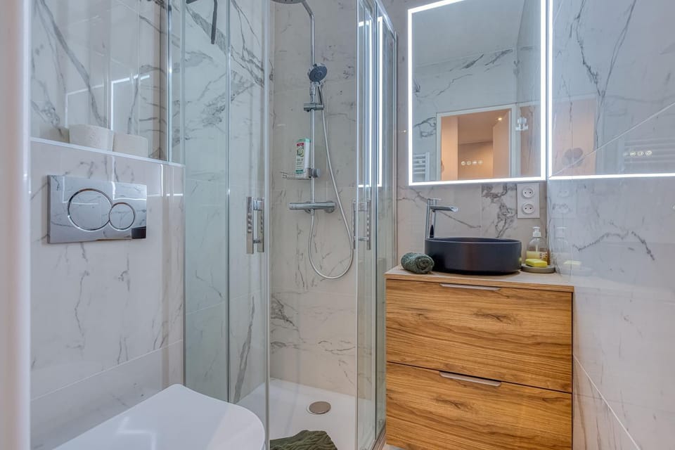 Shower, Bathroom