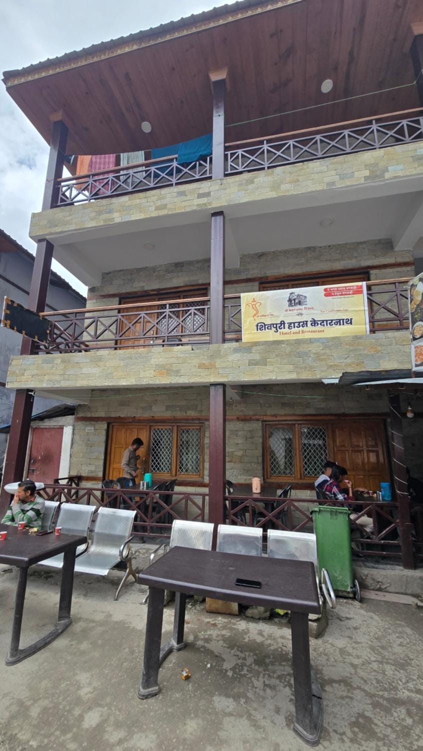 Property building, Day, Balcony/Terrace