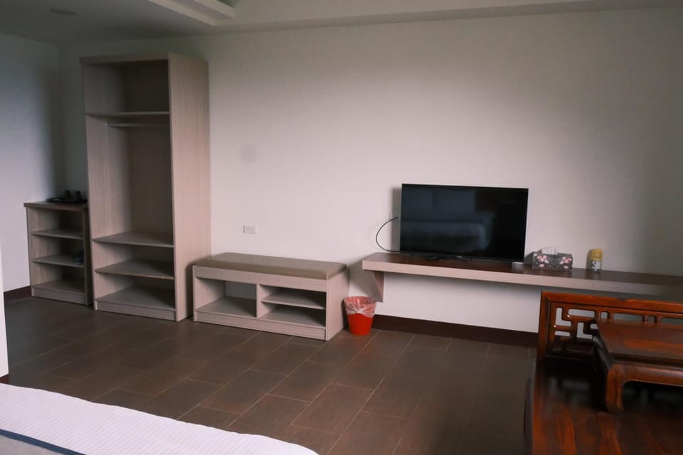 TV and multimedia, wardrobe