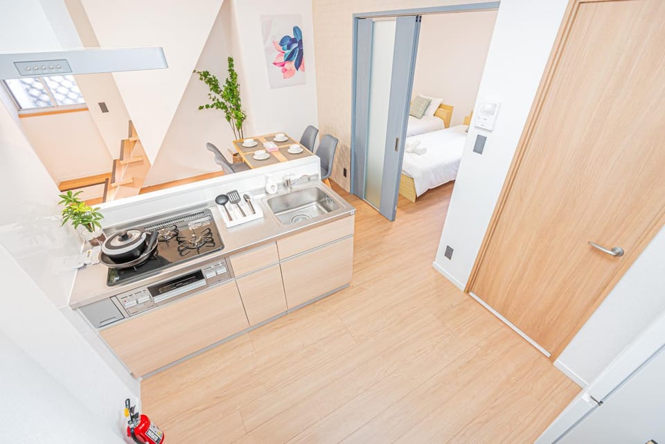 Kitchen or kitchenette, Photo of the whole room, stove
