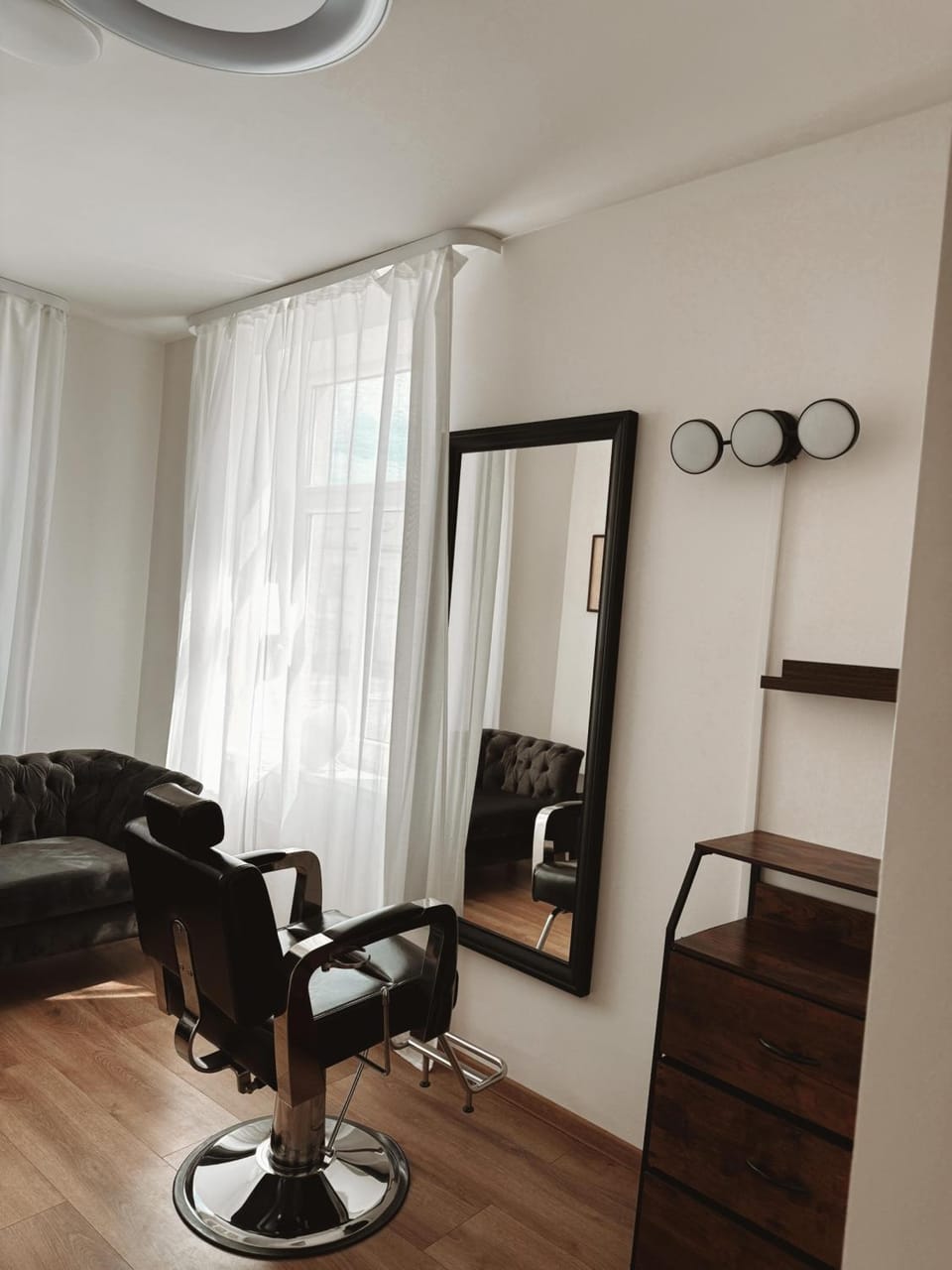 Living room, Seating area, hair dresser