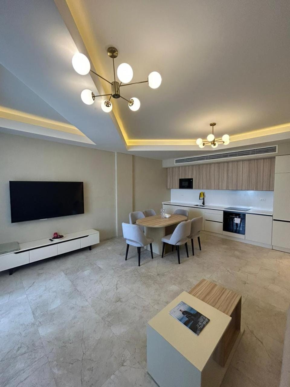 TV and multimedia, Kitchen or kitchenette, Living room, Dining area