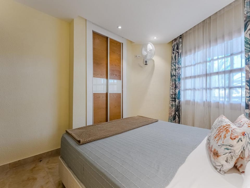 Bed, Bedroom, wardrobe