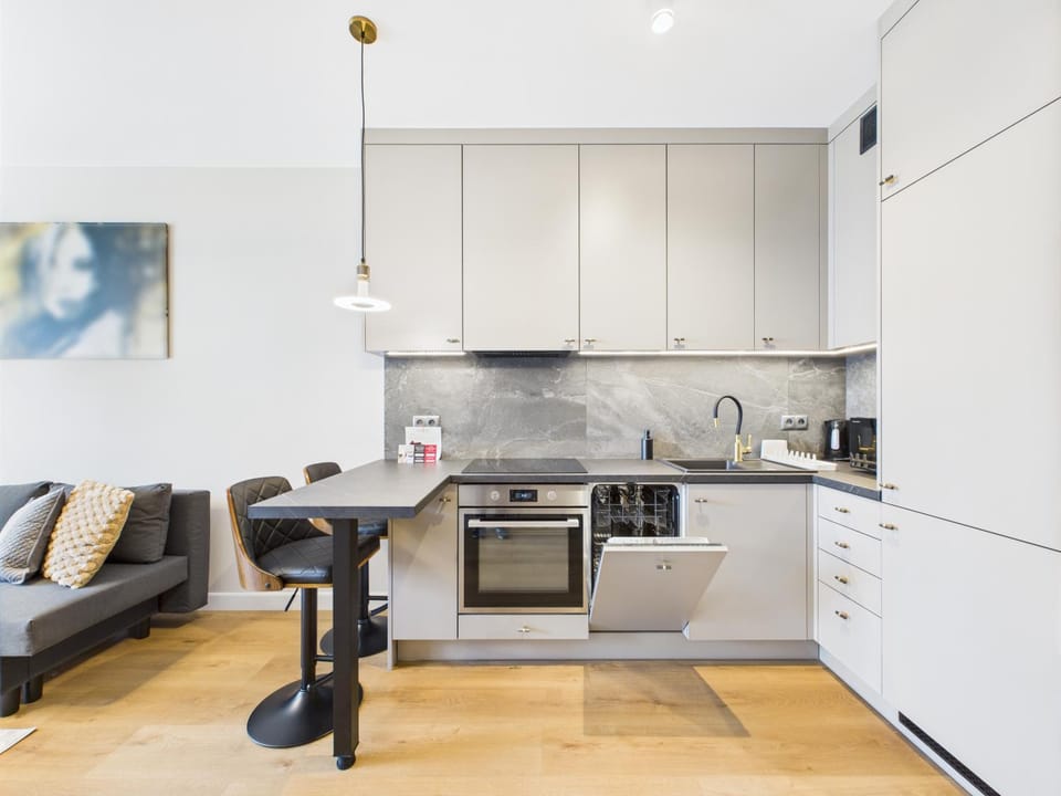 Kitchen or kitchenette, Seating area