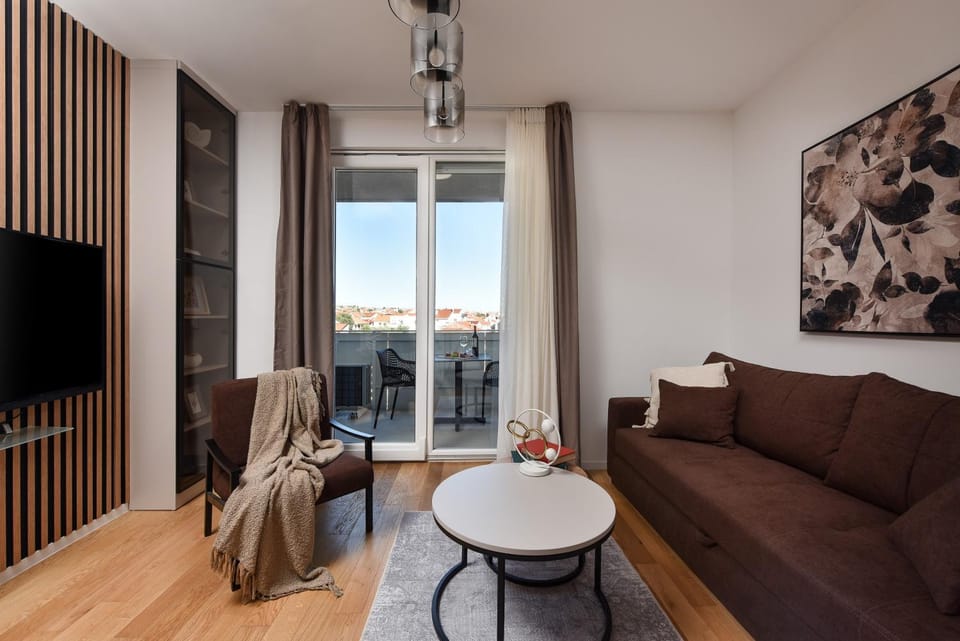 Communal lounge/ TV room, TV and multimedia, Living room, Evening entertainment