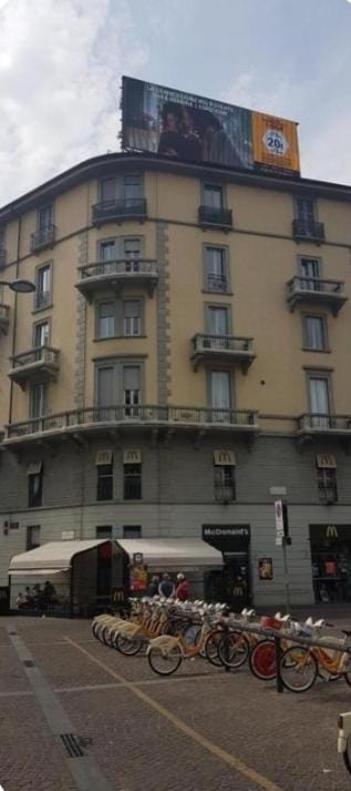 Property building, Location