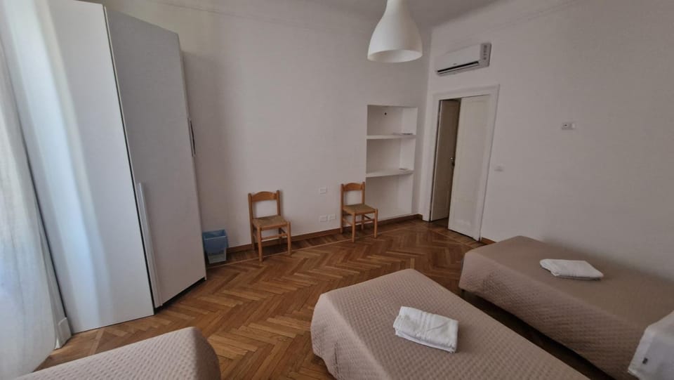 Bed, heating, towels, wardrobe, air conditioner