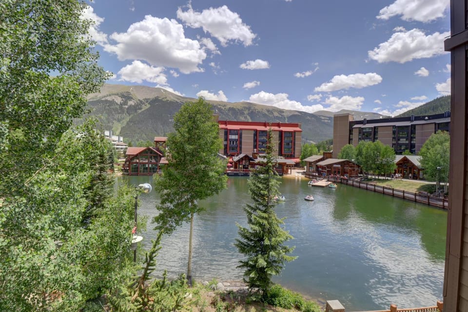 Three-Bedroom Apartment Apartment in Copper Mountain