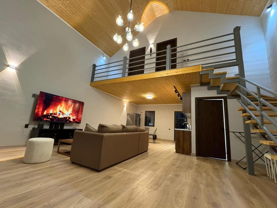 Communal lounge/ TV room, TV and multimedia, Seating area