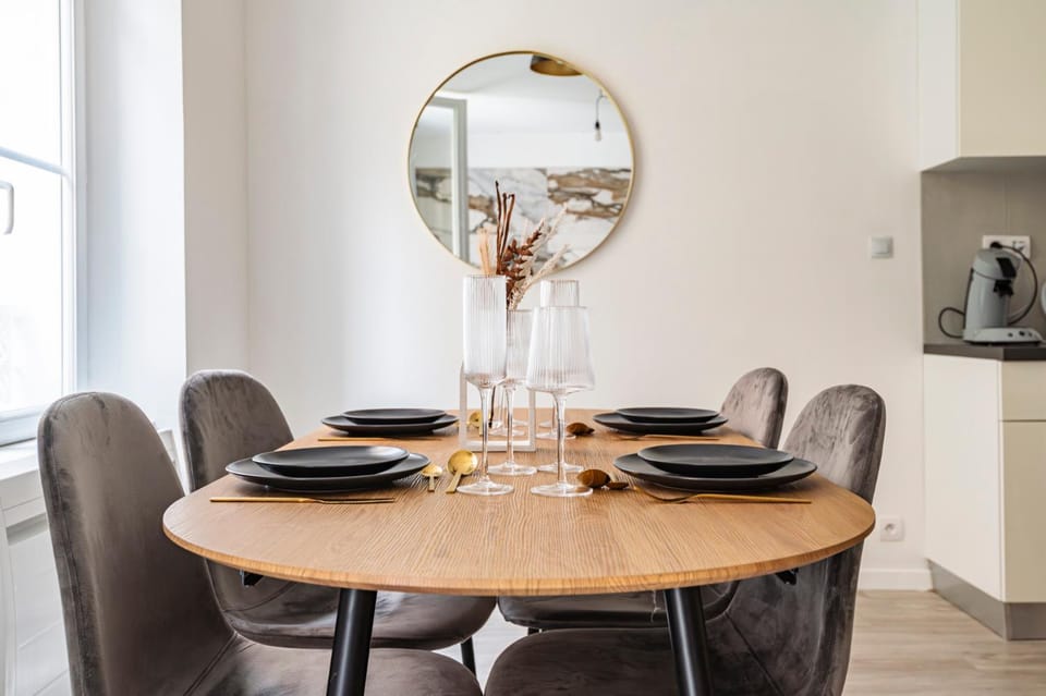 Living room, Dining area