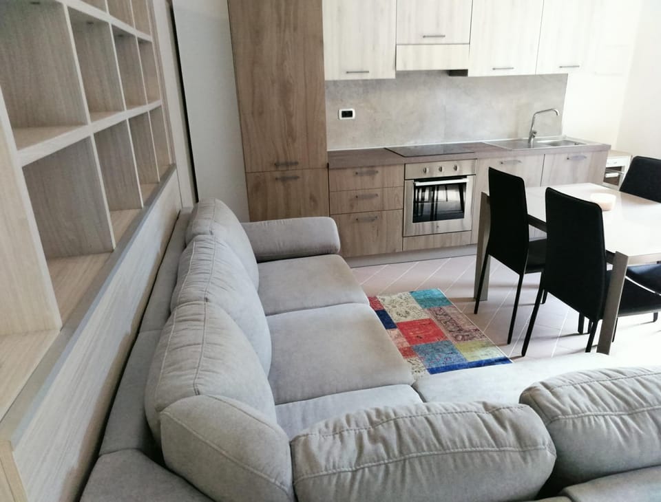 Kitchen or kitchenette, Living room, Seating area, Dining area, pet friendly, stove