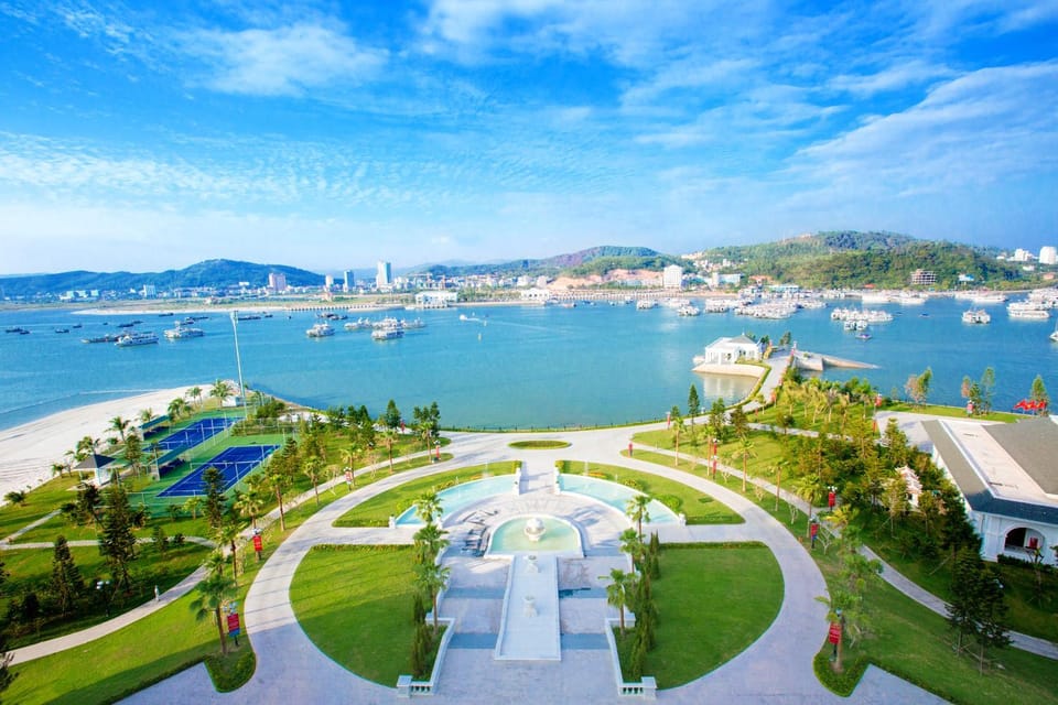 View (from property/room), Tennis court, Sea view
