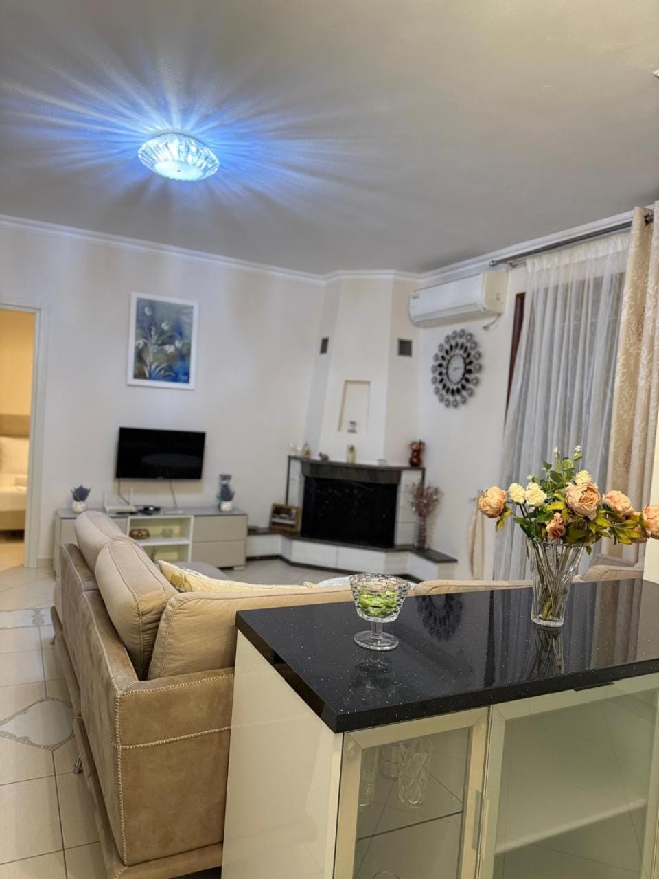 TV and multimedia, Living room, Seating area