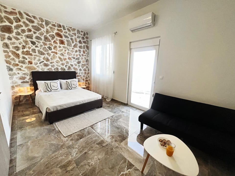 Seating area, Bedroom