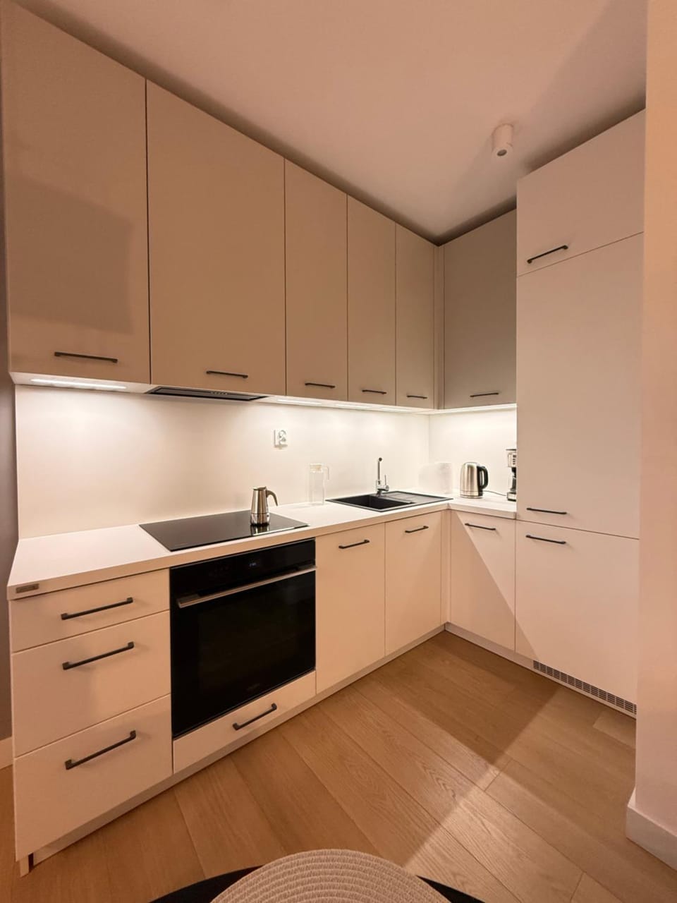 Kitchen or kitchenette, oven, stove