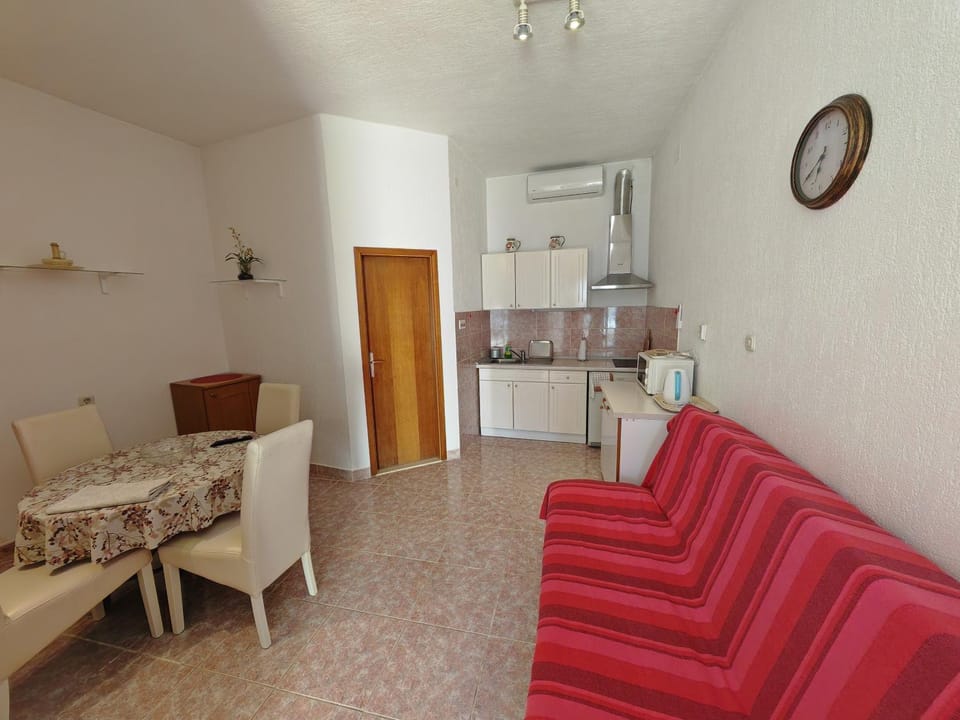 Apartmani Cvjet APP 3 Apartment in Makarska