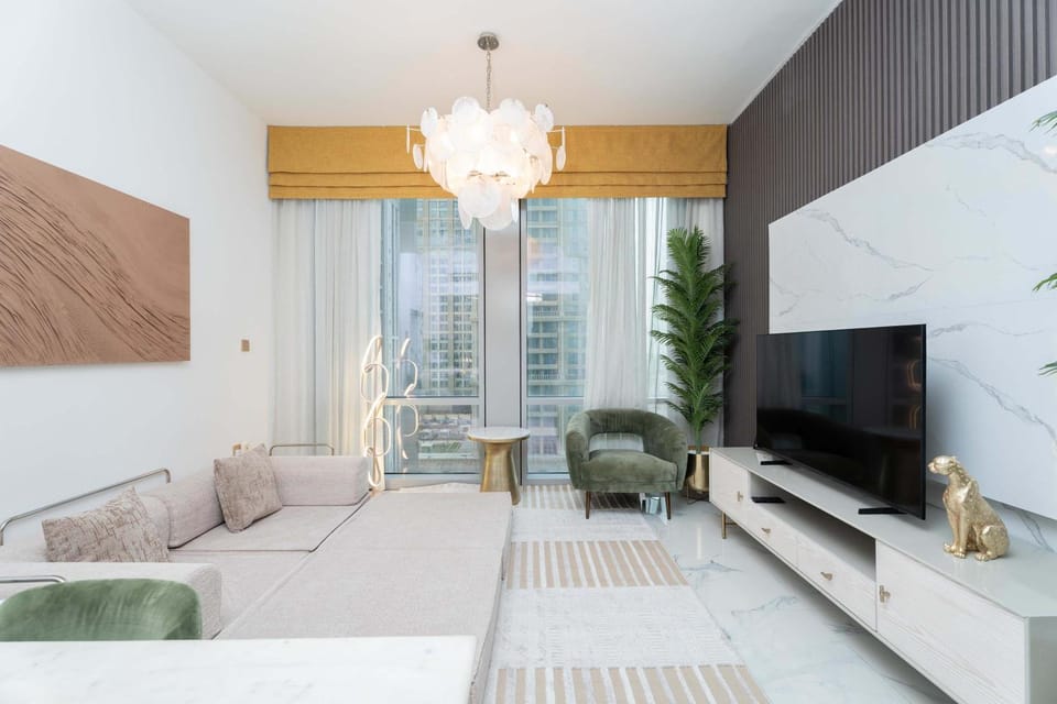 2BR Waterfront Apartment Nr Downtown Apartment in Dubai