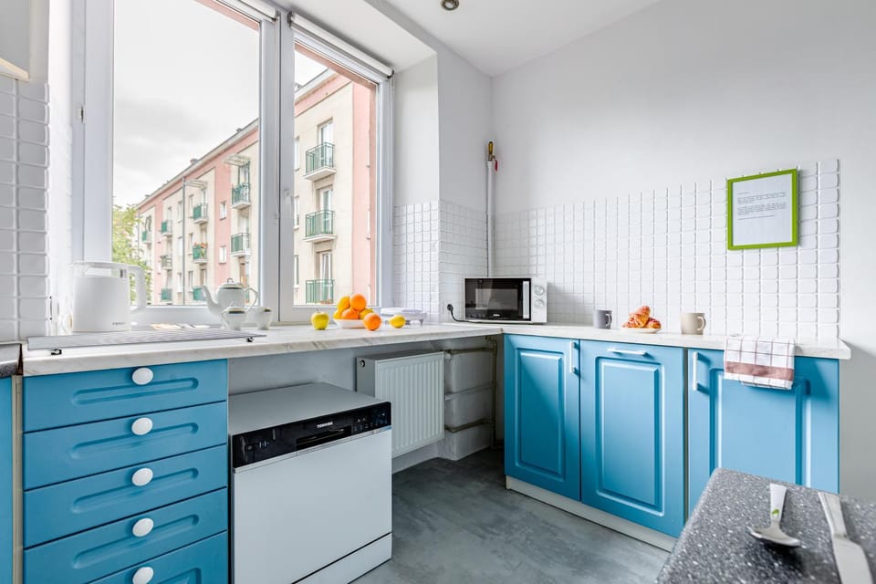 Kitchen or kitchenette, oven, stove