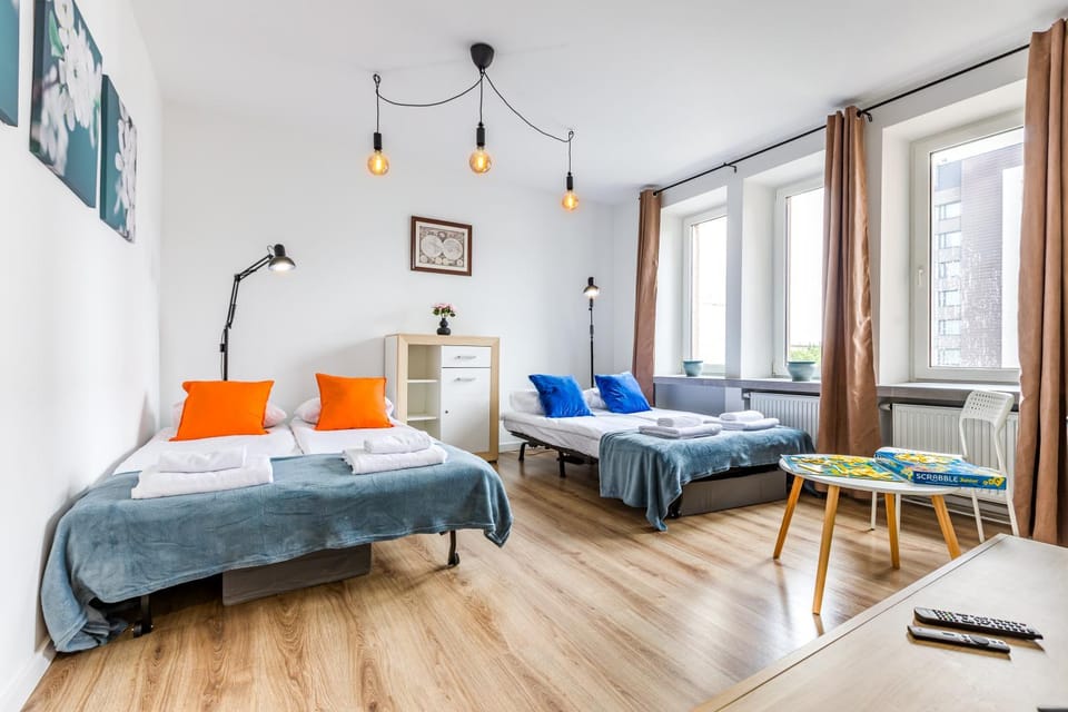 Bed, Living room, Photo of the whole room, Seating area, Bedroom, towels