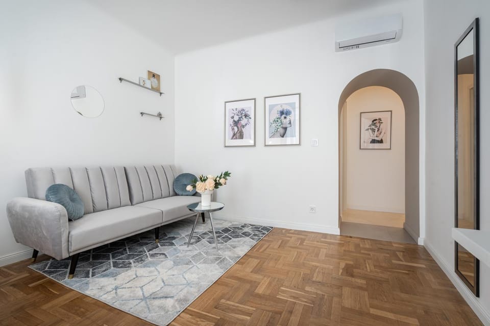 Living room, Decorative detail, Seating area