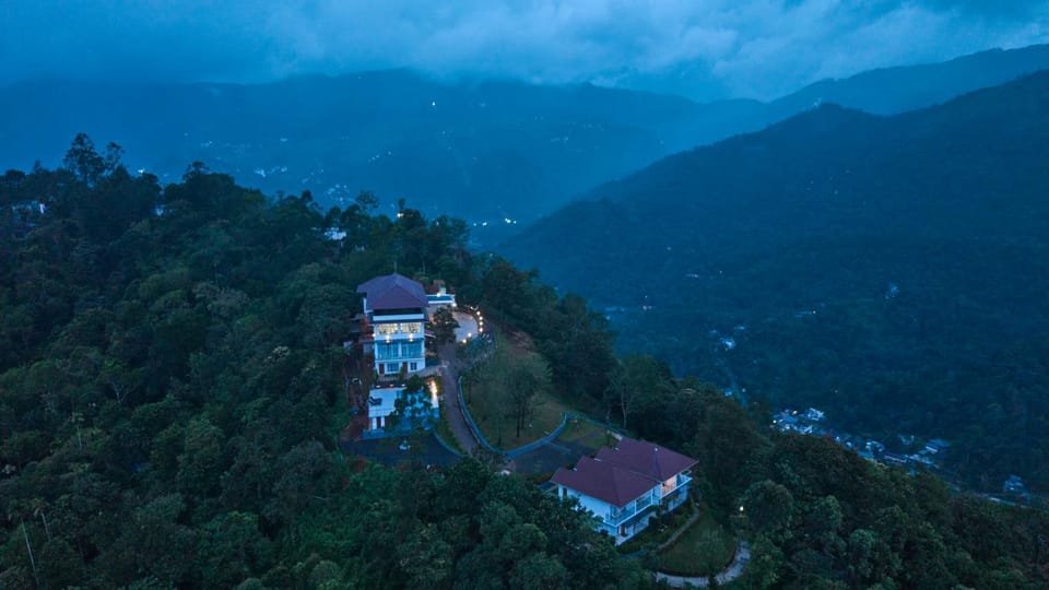 Property building, Bird's eye view, Mountain view