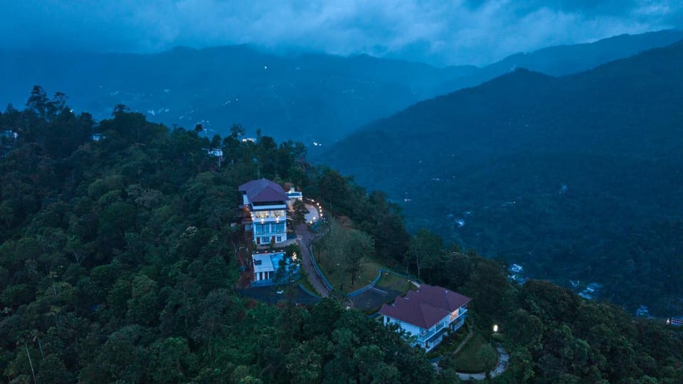 Property building, Bird's eye view, Mountain view