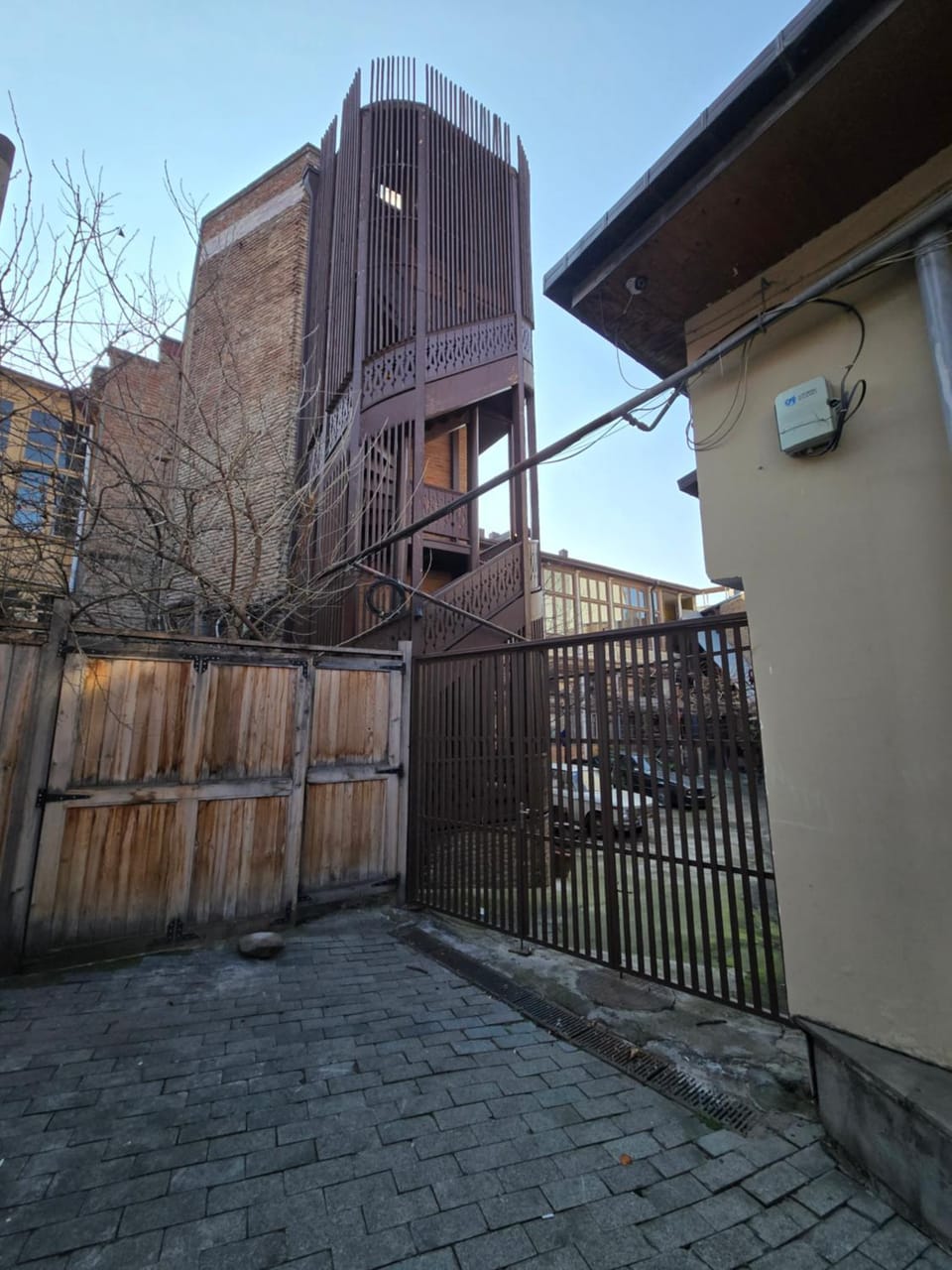 Property building, Day