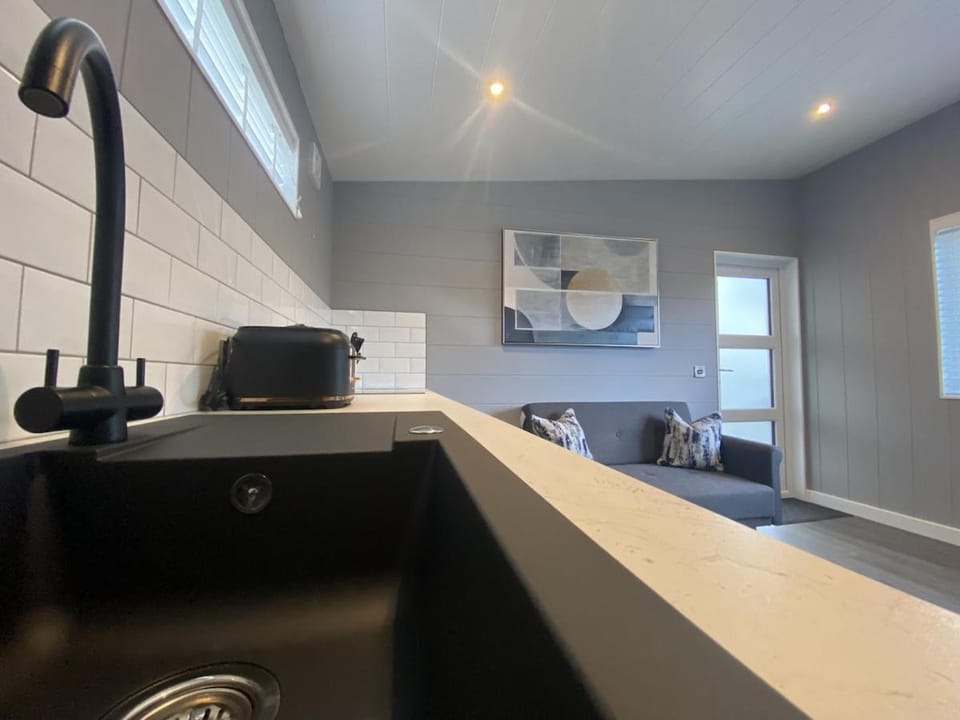 P50 - Studio Pod with Hot Tub Apartment in Wales