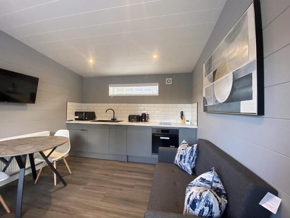 P50 - Studio Pod with Hot Tub Apartment in Wales