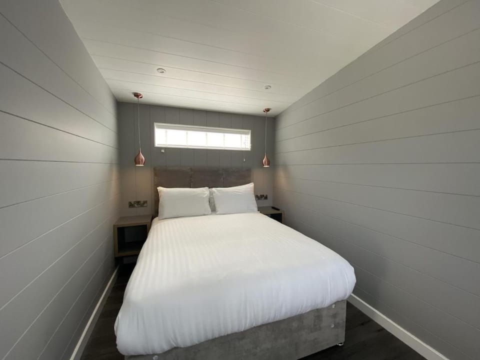 P50 - Studio Pod with Hot Tub Apartment in Wales