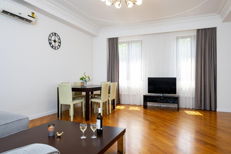 Sayat Nova street, 2 bedrooms Euro Renovated & Comfy apart SN290 Apartment in Yerevan