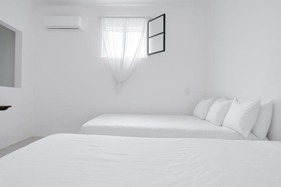 Bed, Photo of the whole room, Bedroom, air conditioner