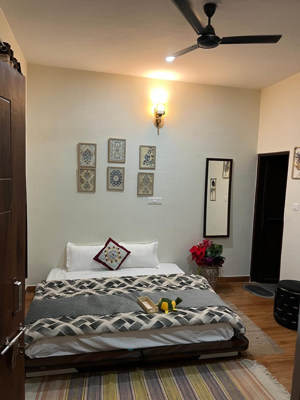 Photo of the whole room
