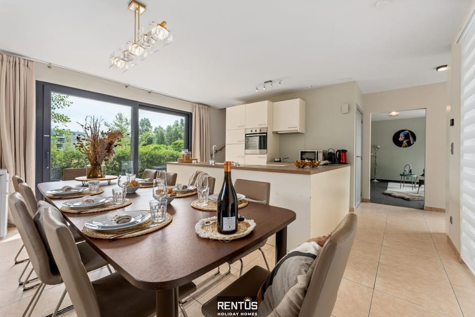 Dining area, kitchen