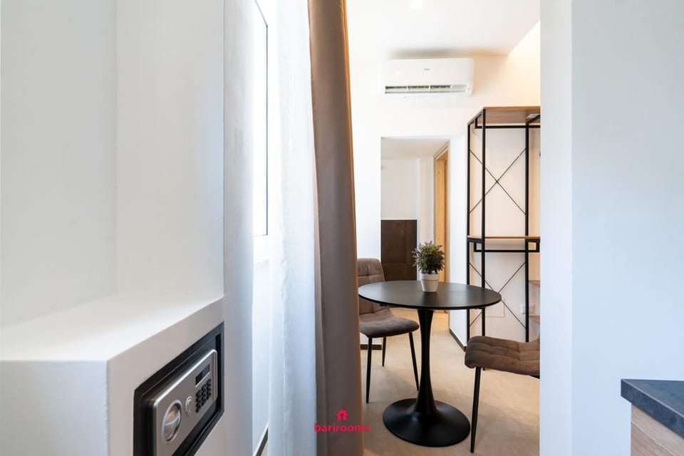 Seating area, air conditioner