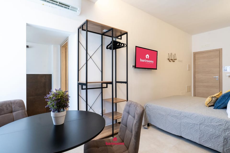 TV and multimedia, Photo of the whole room, air conditioner