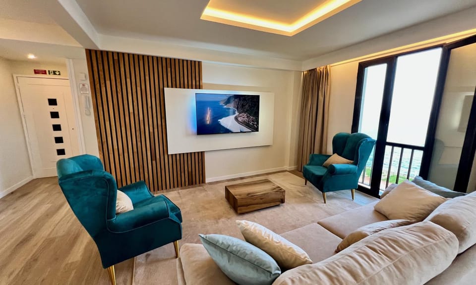 Communal lounge/ TV room, TV and multimedia, Living room, Seating area