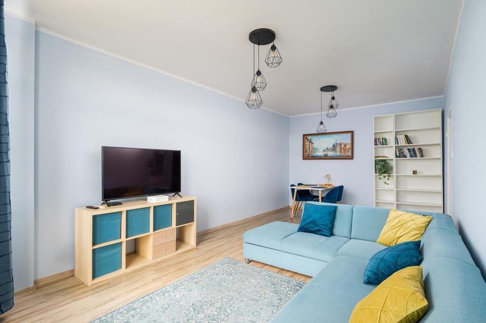 Communal lounge/ TV room, TV and multimedia, Living room, Seating area, Evening entertainment