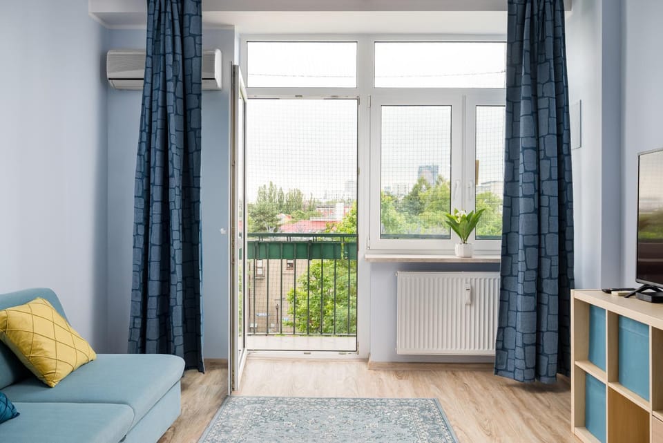 TV and multimedia, Balcony/Terrace, Living room, Seating area