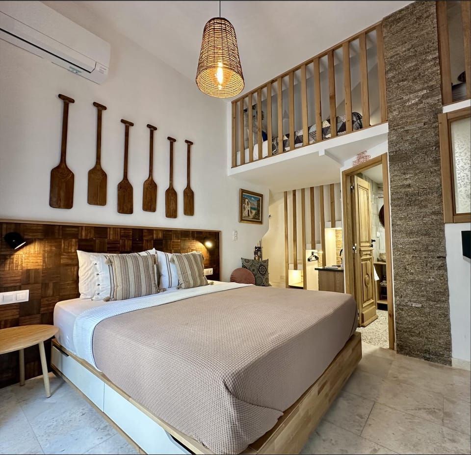 Kitchen or kitchenette, Bedroom